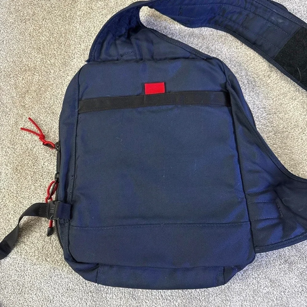 Vintage 90s Abercrombie & Fitch Navy Blue Sling Bag Crossbody Travel Pack